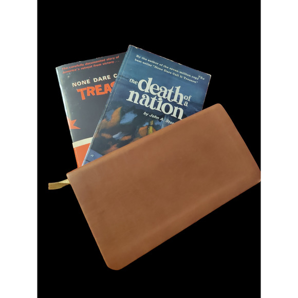 Bundle of books - Picture 1 of 6